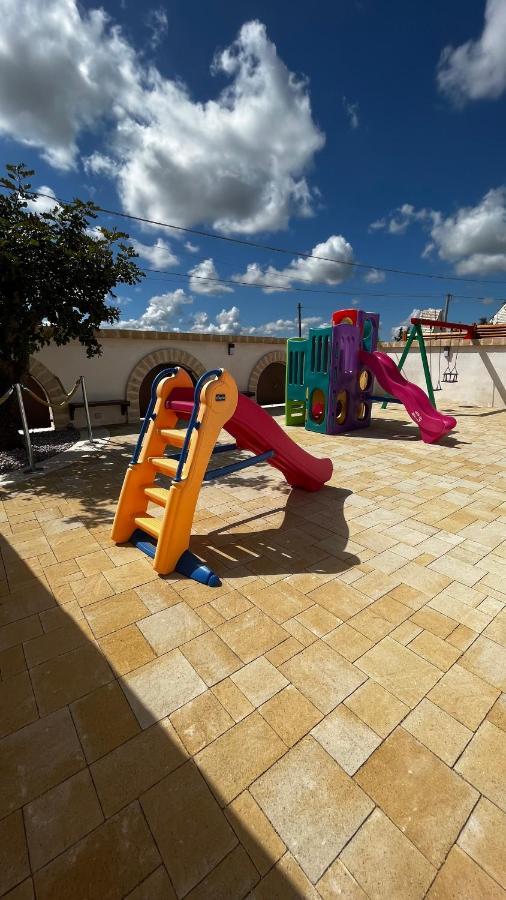 マルティナ・フランカ Quei Trulli Divini Bed & Breakfast エクステリア 写真