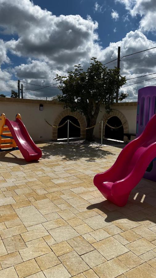 マルティナ・フランカ Quei Trulli Divini Bed & Breakfast エクステリア 写真